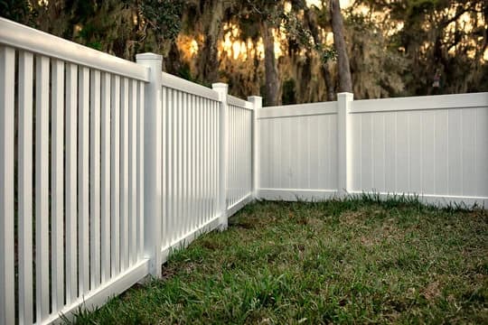 Vinyl Fence Cleaning